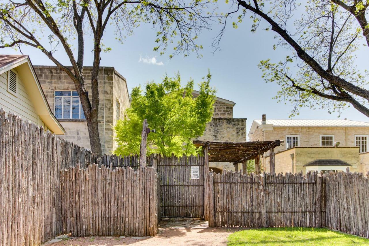 Eden'S Gate Villa Fredericksburg Exterior photo